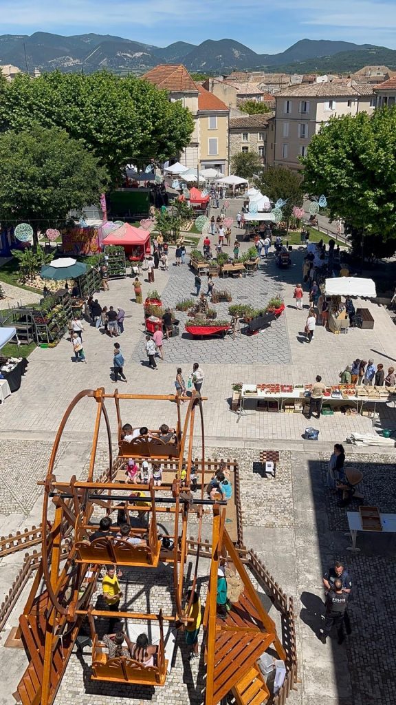 Écrivez-nous et faisons tourner ensemble la magie